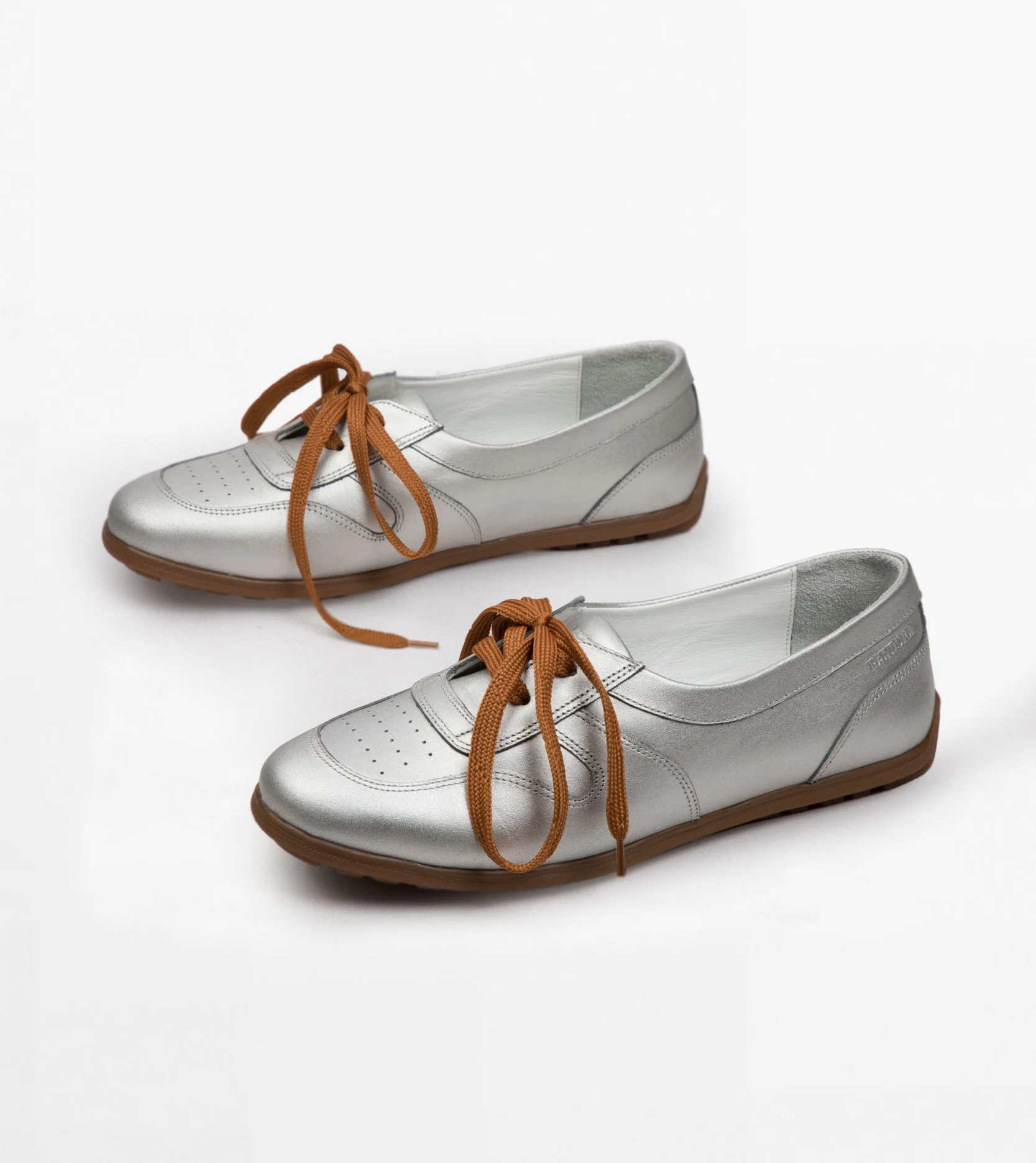 کفش اسپرت چرم زنانه کد 18226 - تصویر شماره 1