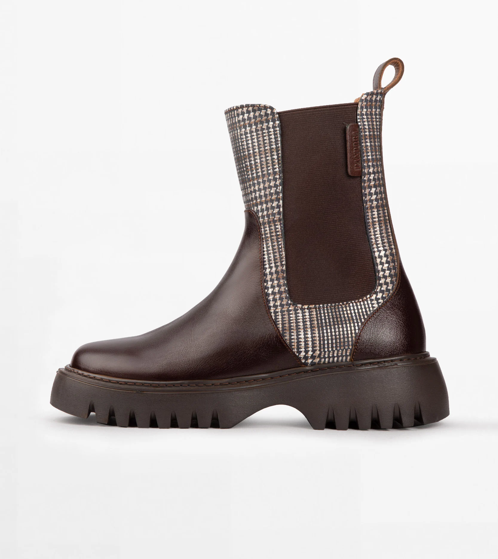 رنگ قهوه ای