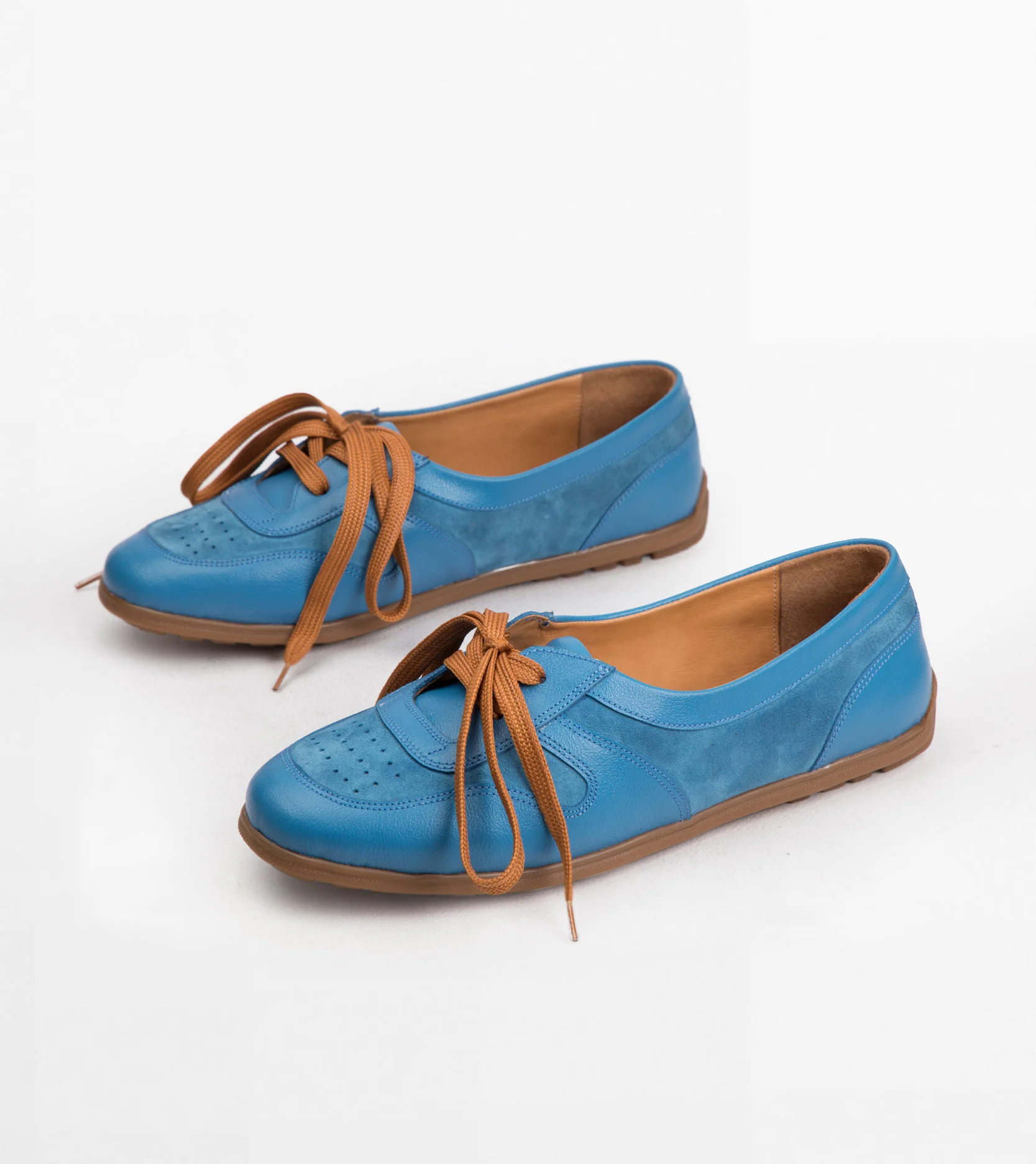 کفش اسپرت چرم زنانه کد 18226 - تصویر شماره 1